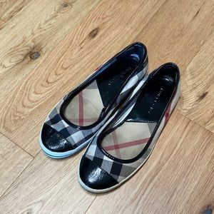 Authentic Burberry Size 40 (9) Ballet Flat